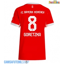 Camisa de time de futebol Bayern Munich Leon Goretzka #8 Replicas 1º Equipamento Feminina 2025-26 Manga Curta